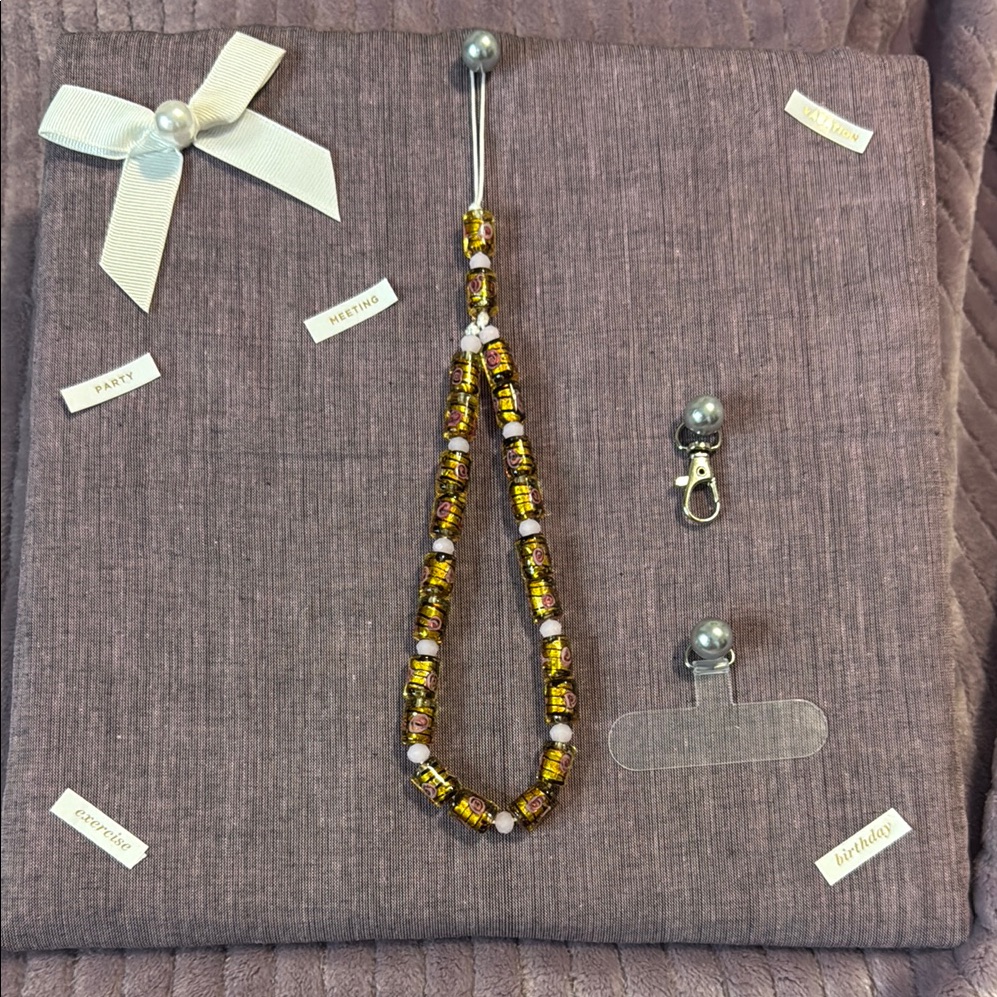 Chic Beaded Cell Phone Chain Holder With Gold And Brown Hues With Accessories Chic Beaded Cell Phone Chain Holder With Gold And Brown Hues With Accessories